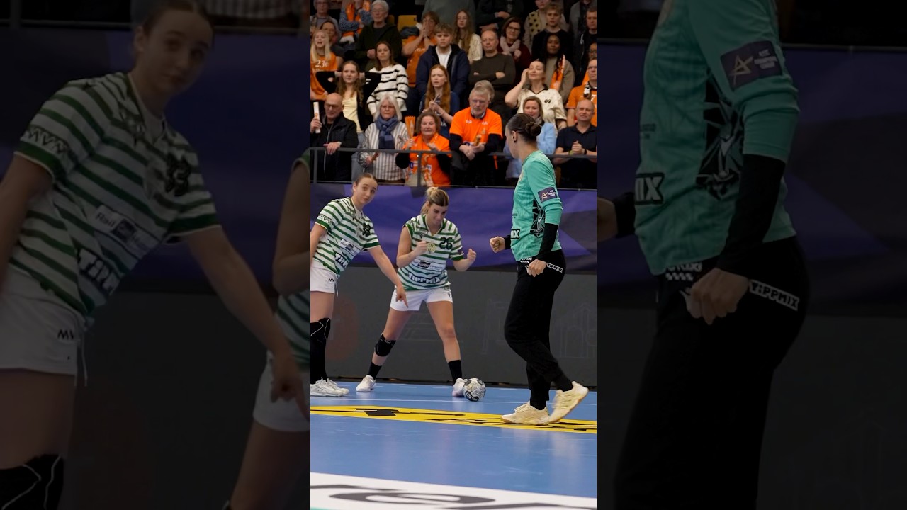 What’s going on with the ball? 🤔 