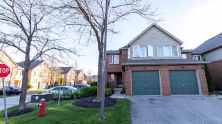 2550 Thomas St, Mississauga, ON L5M 5N8