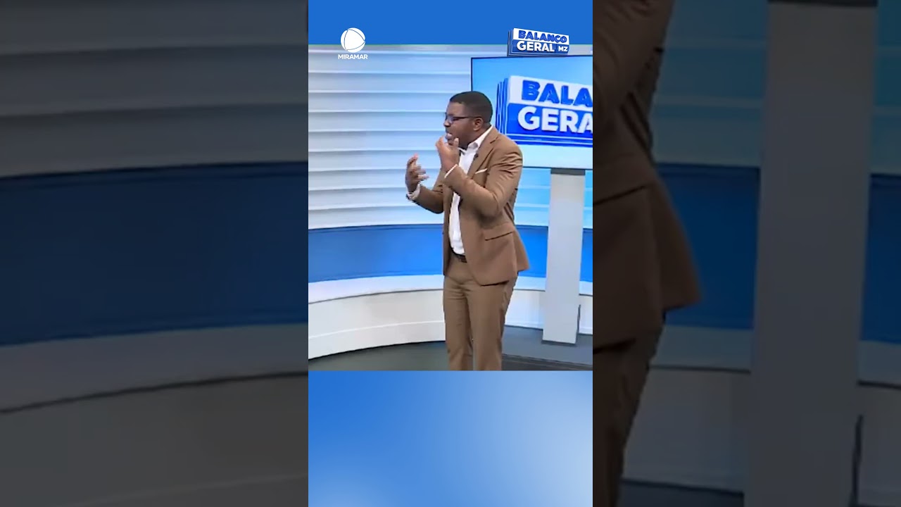 Ladrão rouba bolsa em frente da dona, sem nenhum receio