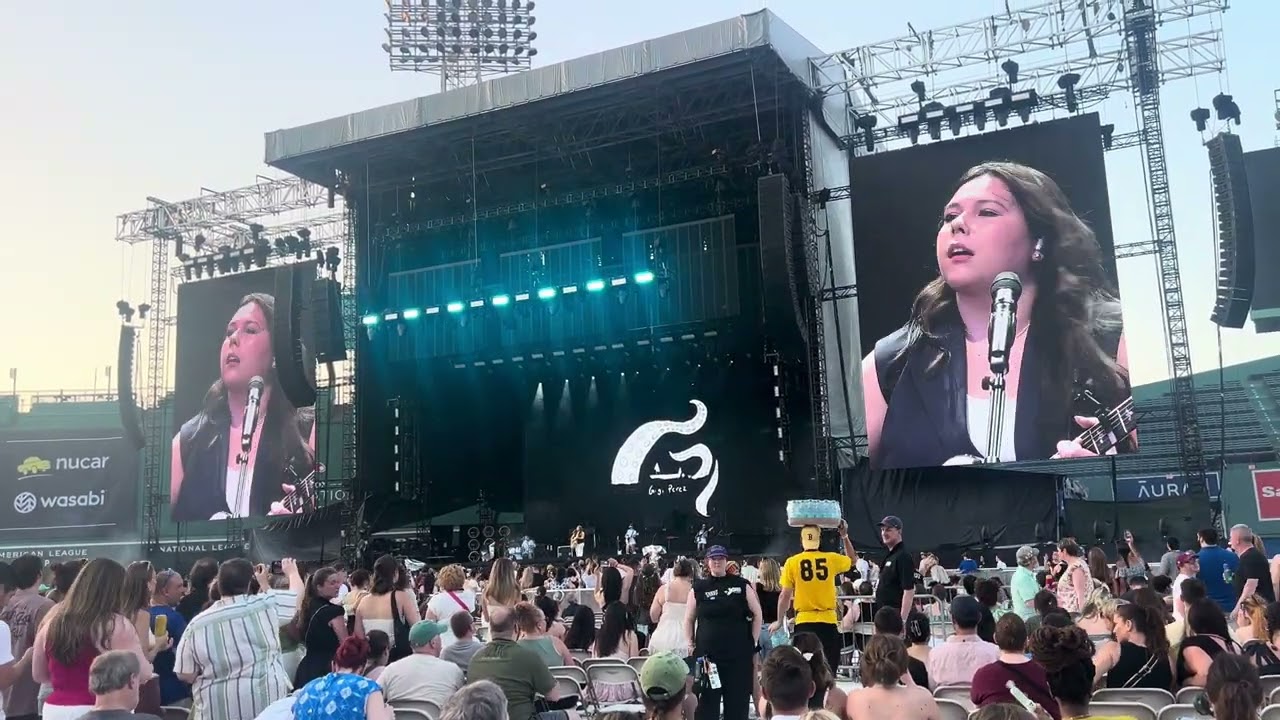 Gigi Perez - Sailor Song (Live From Fenway N2)