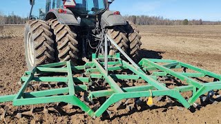 Äestystä / karhitusta Valtra N143 & Kronos 4200 lapiorullaäes