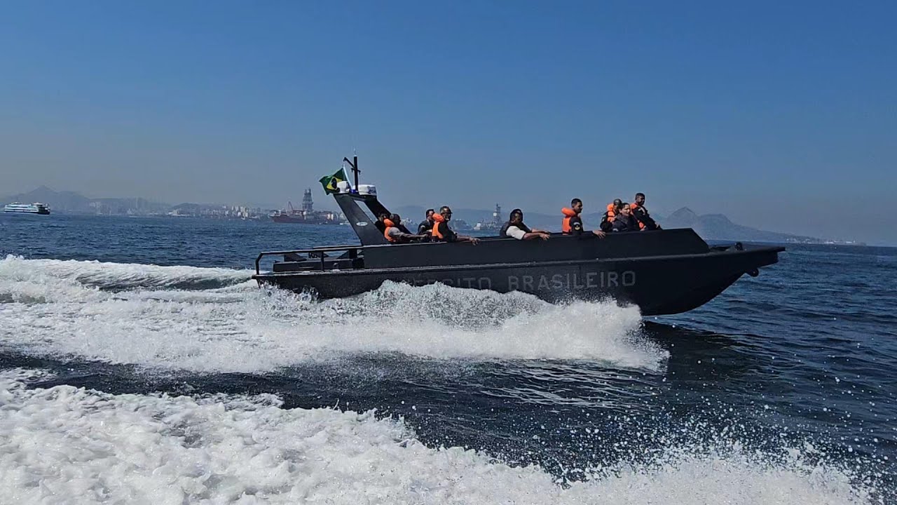 Prova de Mar com a nova Lancha de Operações Ribeirinhas do Exército Brasileiro