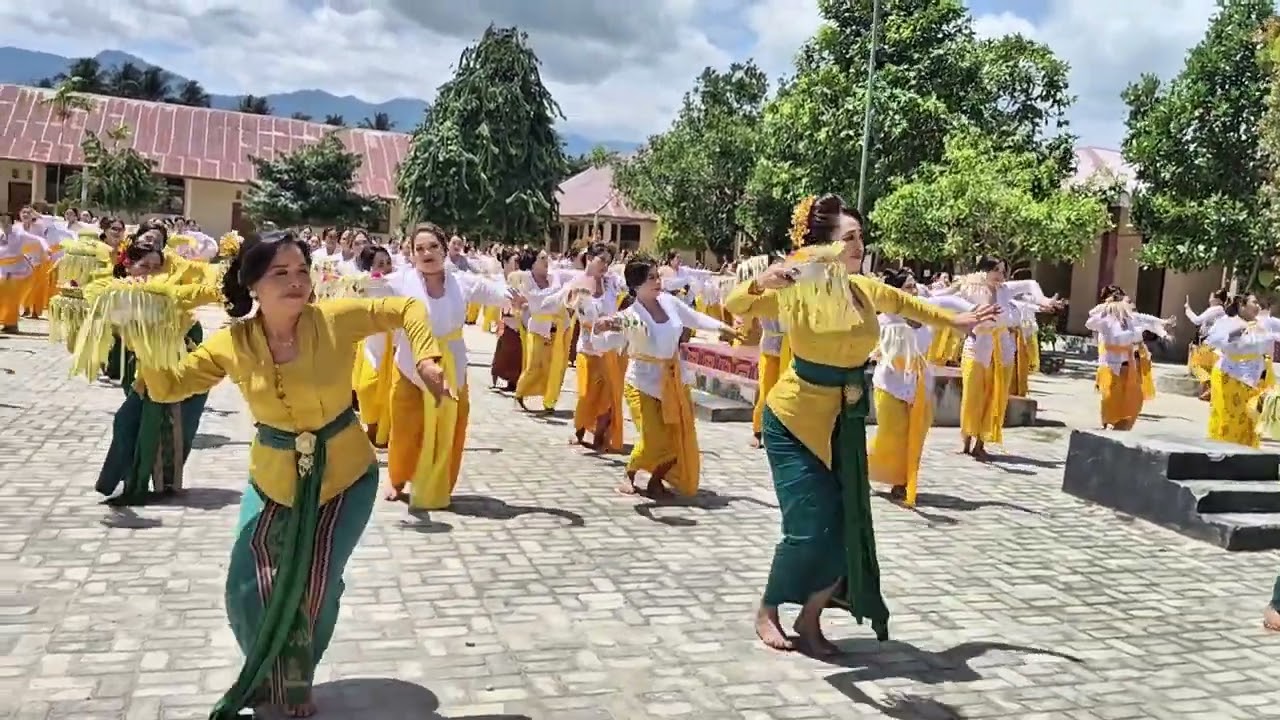 Pendet sakeh 259 penari  WHDI kabupaten Parigi Moutong .