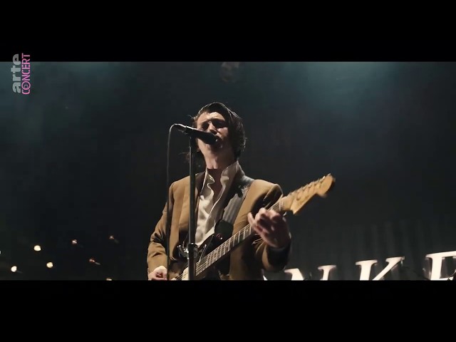Arctic Monkeys Crying Lightning // Les Nuits de Fourvière class=