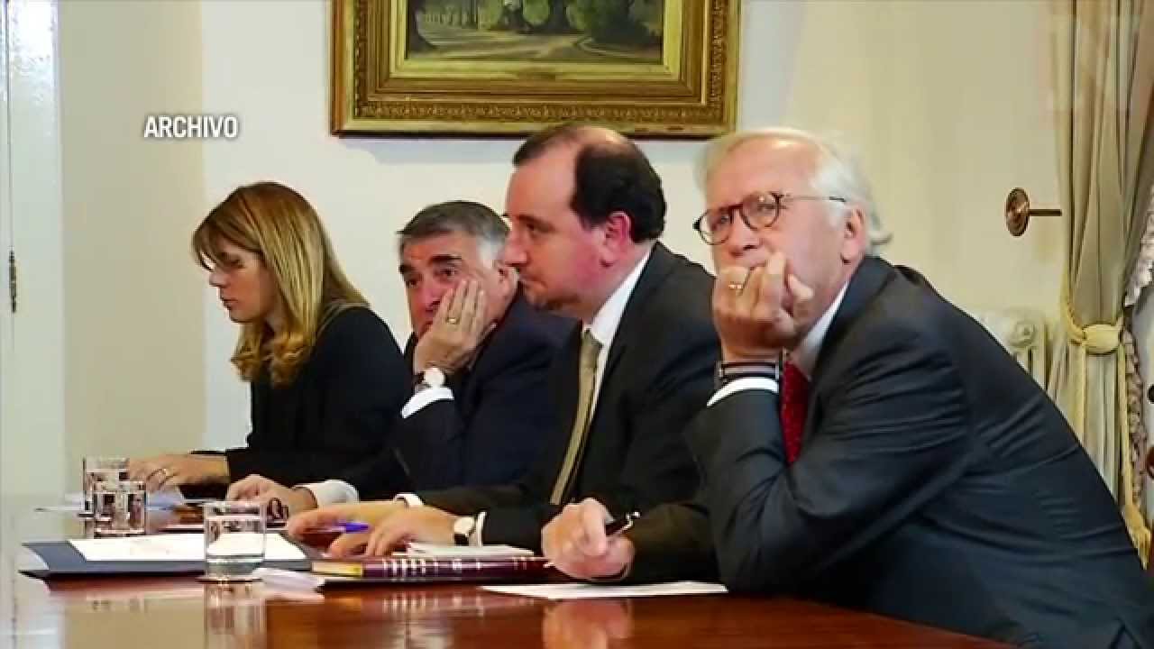 Cambios de gabinete en Chile - YouTube