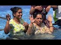 Mom  sister goes first time in swimming pool