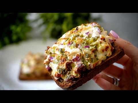 I want to make these HOT SANDWICHES for breakfast again and again! Why is everyone making them now?