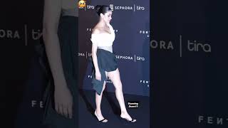 Jhanvi Kapoor Smoking hot flaunting her legs! #jhanvikapoor  #jhanvi