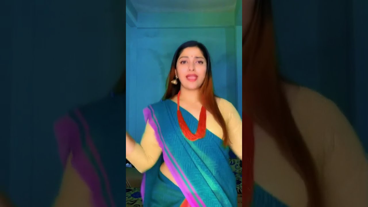 Hot Nepali Bhabhi Dancing In Green Saree Youtube