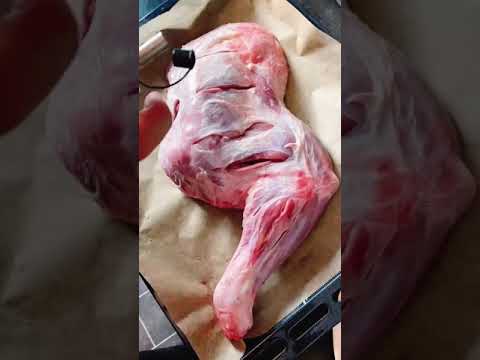 اسهل طريقة لطبخ فخذ خروف في الفرن