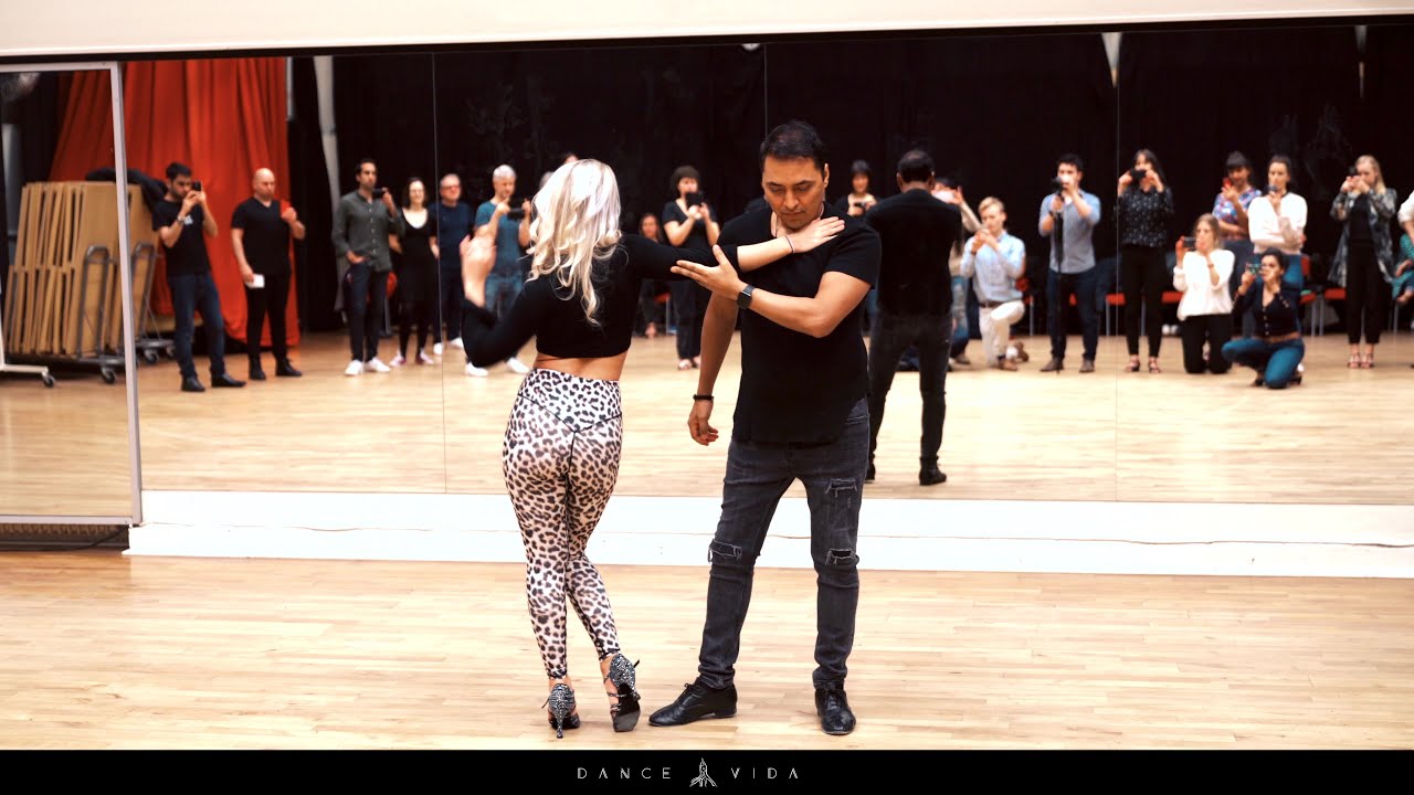 No tricks not choreography just sensual Bachata social dance | Dance Vida | Fabian and Livia Sweden