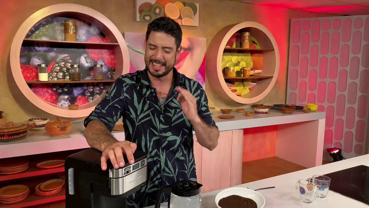 Aprende a hacer café en tu cafetera programable de fácil acceso de Hamilton  Beach. - YouTube
