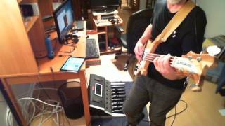 Moog Taurus 1 Bass pedals & Rickenbacker 4001V63 on a Genesis excerpt track Eleventh earl of mar