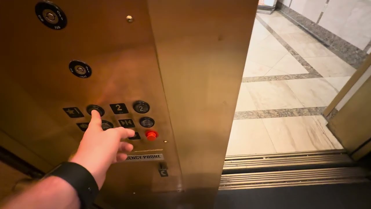 iPhone 16 Pro Max: International Hydraulic Elevator/Lift @ Dillards CFC Mall Chandler AZ