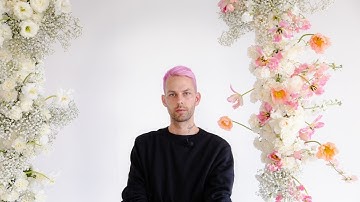 Mayesh Design Star: Asymmetrical Floating Floral Arch