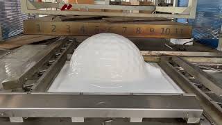 Vacuum thermoforming technology to manufacture giant golf ball models