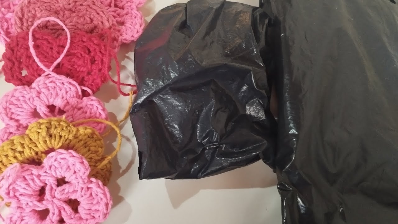 Embalando produtos e comprinhas chegando.