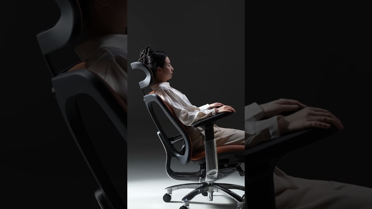 The high-end genuine leather office chair offers you a sitting experience like that of a CEO