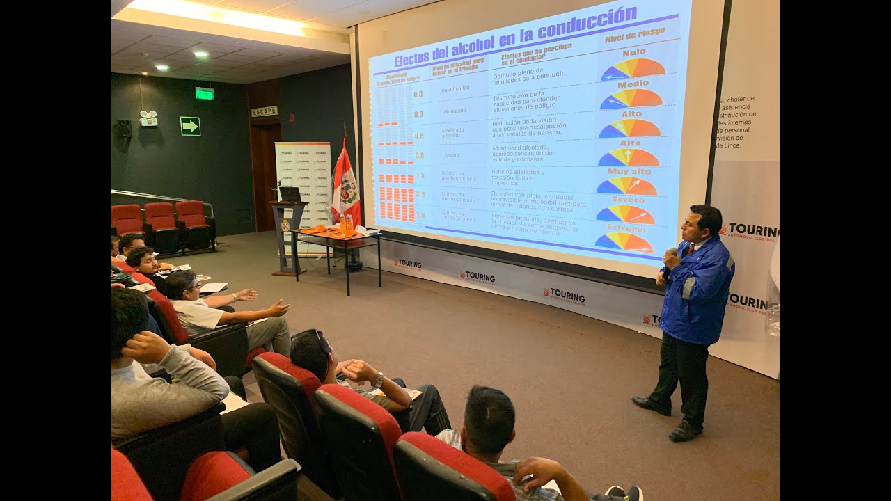 Curso de seguridad vial y manejo defensivo en el Touring Perú - YouTube