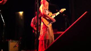 Liz Phair - &quot;May Queen&quot; / &quot;Never Said&quot; (2010-12-13)