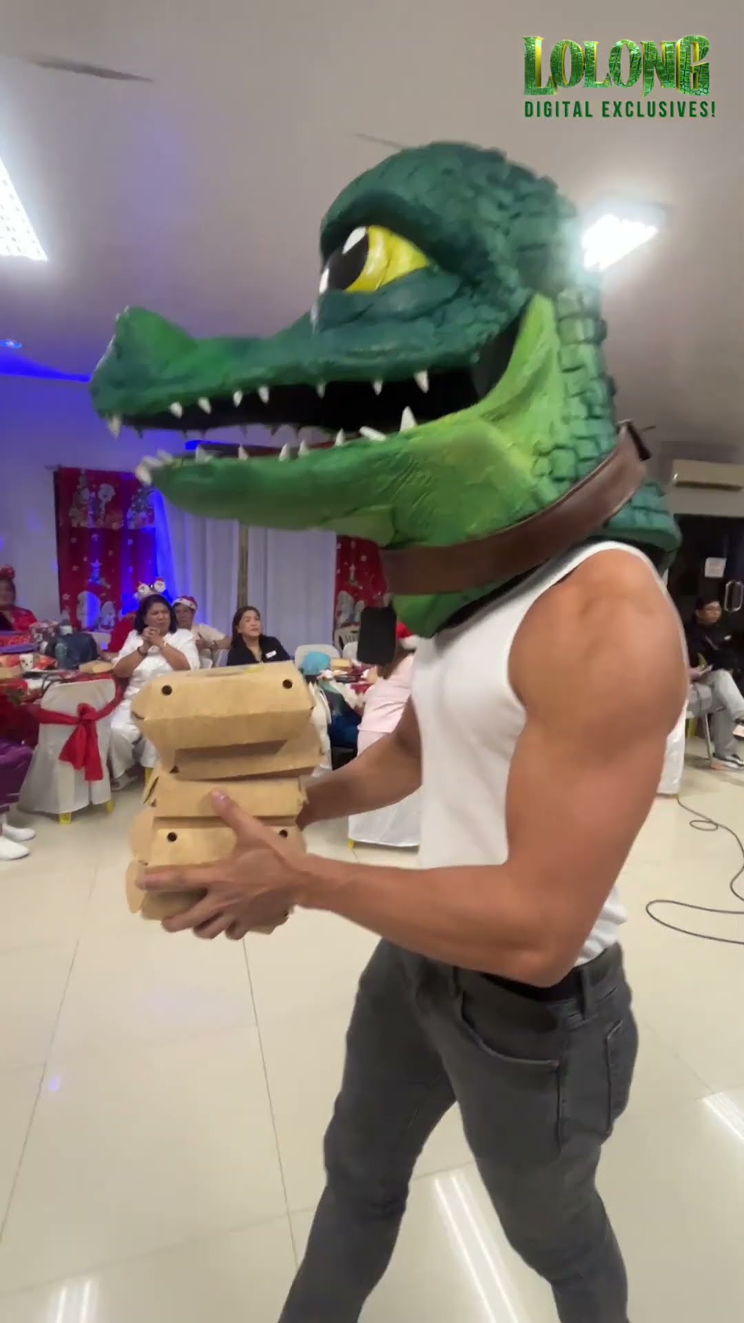 Daks n'yo, spotted sa mga Christmas Party! | Lolong