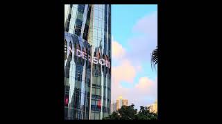 Glass Towers and Green Paradise
Finding calm in the concrete jungle.
Explore the striking contrast between modern architecture and serene city nature.
This footage captures the interplay of towering skyscrapers against clear skies, followed by peaceful escapes in lush urban parks.
Subscribe for more visual tours of city landscapes and architectural design.
#hongkong #relax #nature #travel Glass Towers and Green Paradise