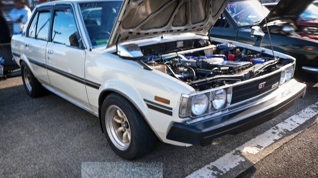 トヨタ TE71 カローラでドラッグレース ?【Cars and...】 - YouTube