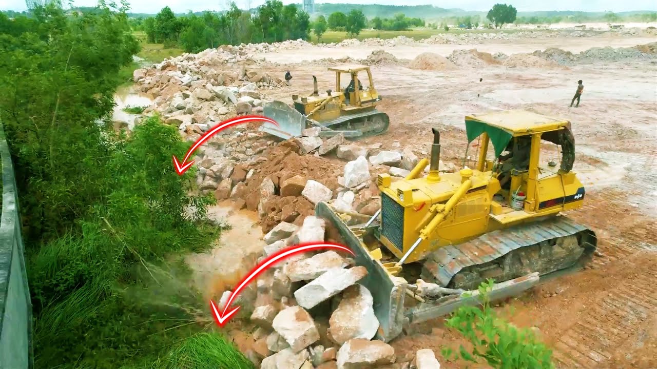 Successful Operation Building Boundary Construction Dozer with Assist ...