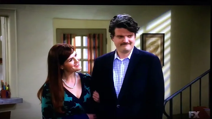 Mom - Sara Rue as Candace 1 of 2