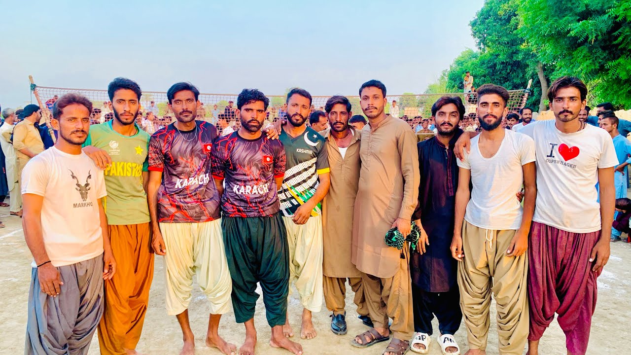 Ameer Ali Machi Vs Imran Arai Volly Ball Game - YouTube