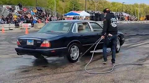 LS Swapped Jaguar XJ8 burnout