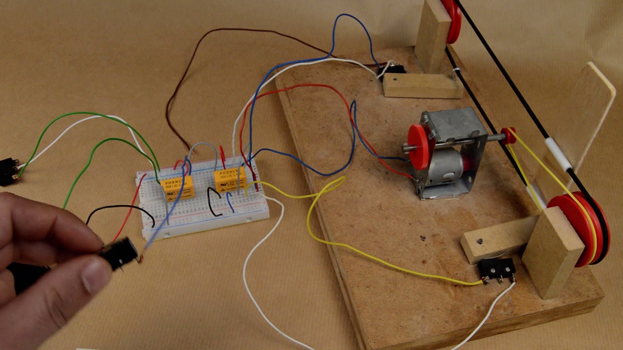 INVERSOR DE GIRO CON ENCLAVAMIENTO