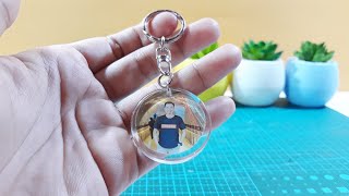 HOW TO MAKE A PHOTO KEYCHAIN ​​FROM RESIN screenshot 3