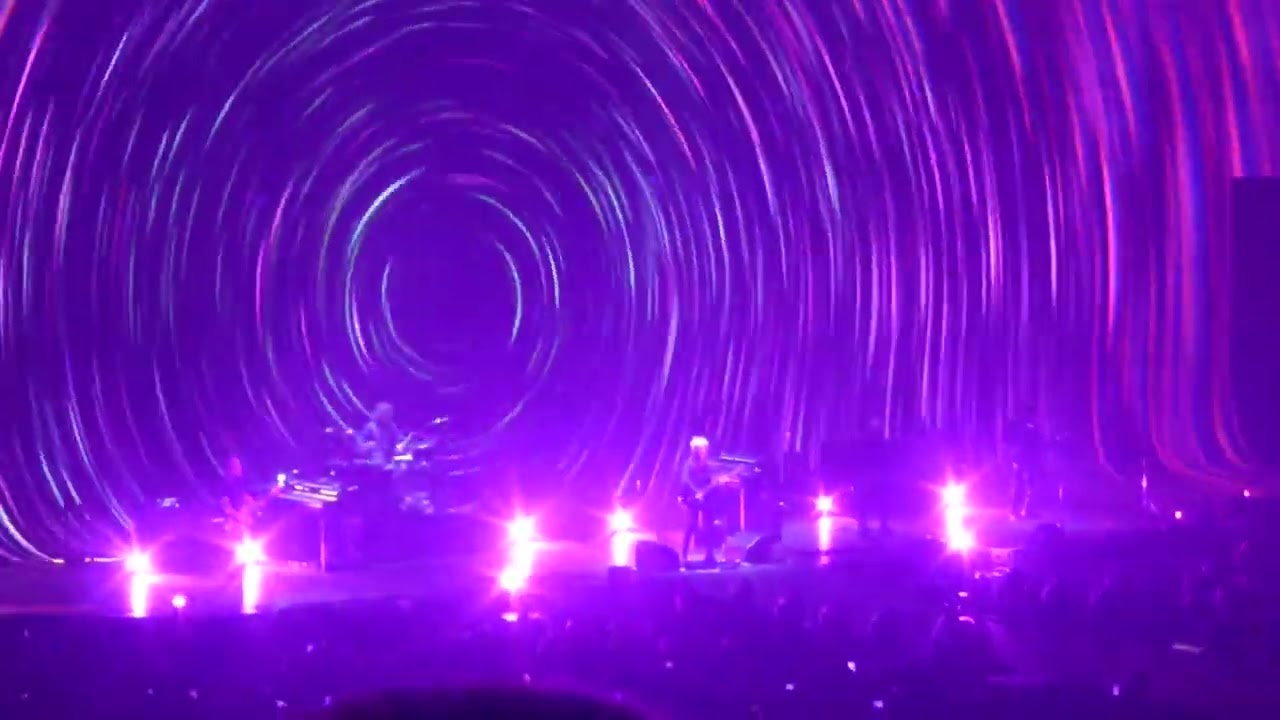 Ma vie est à toi par Indochine @ Bercy le 24 février 2026