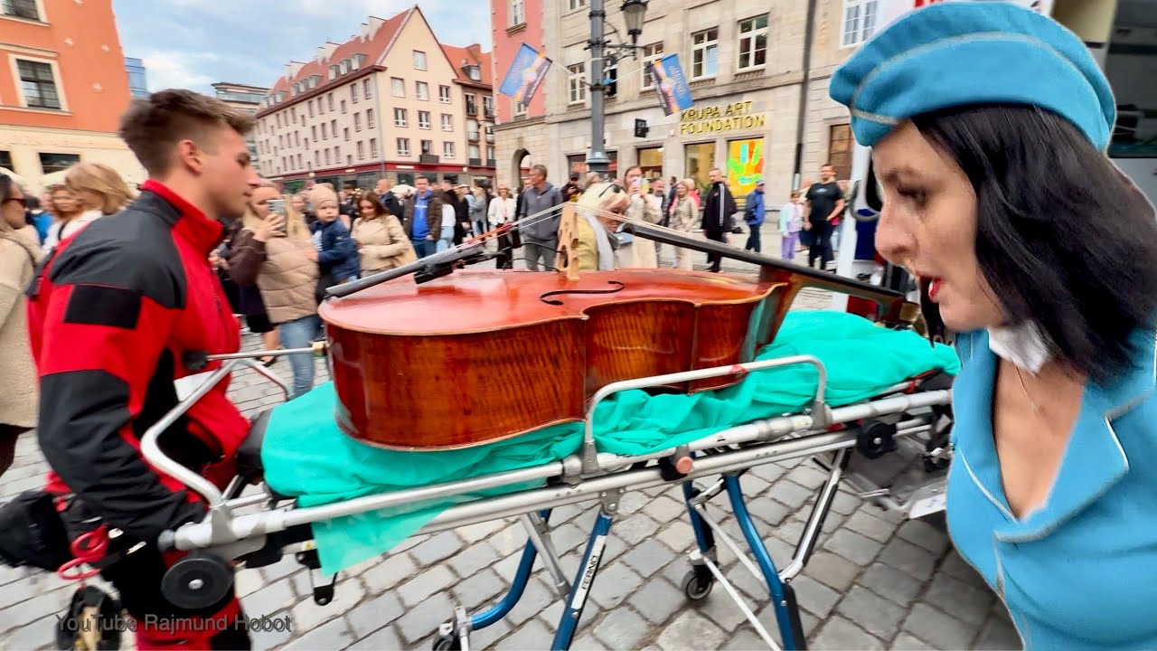 FLASH MOB spontan performers /4K60 HDR/