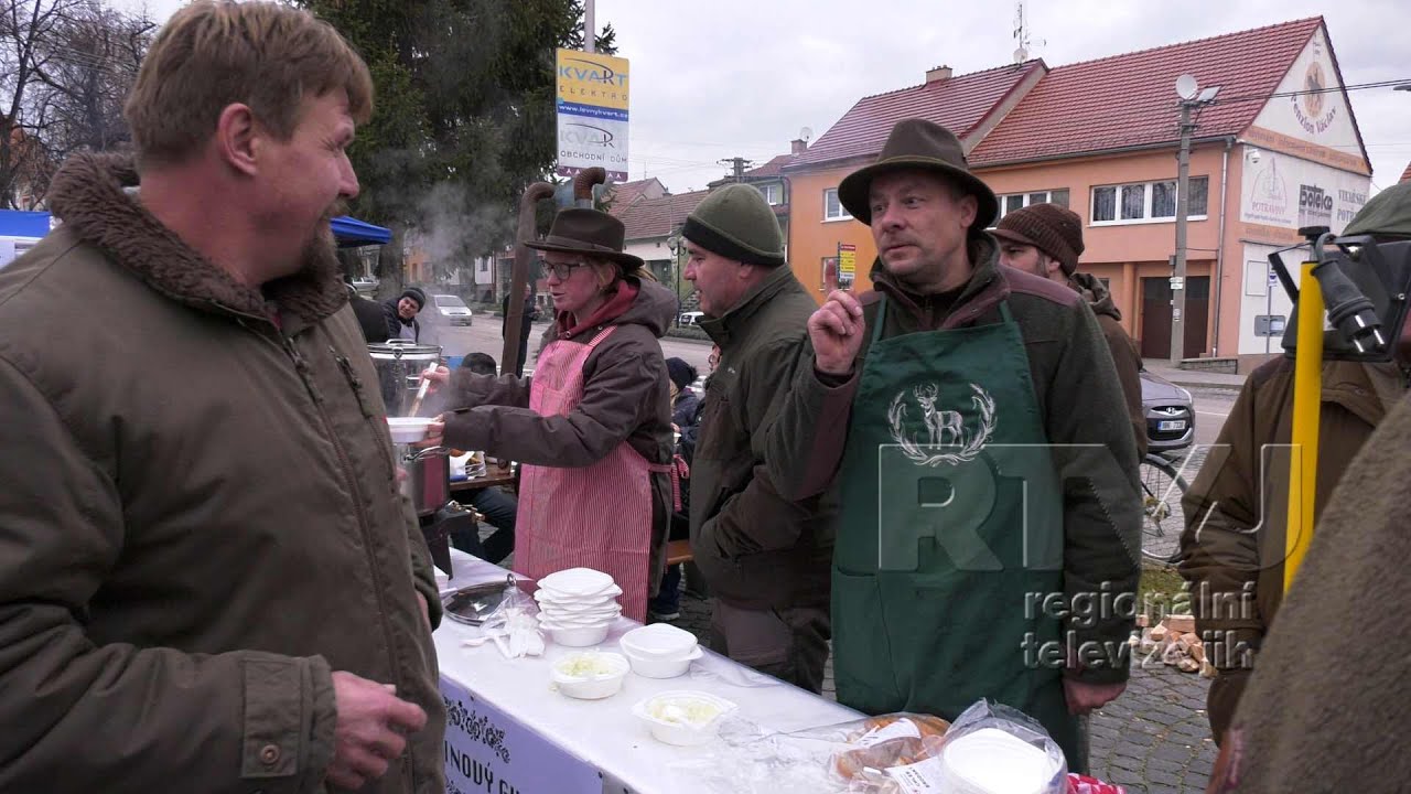 Veselé sousedské setkání u dobrot v Dolních Bojanovicích