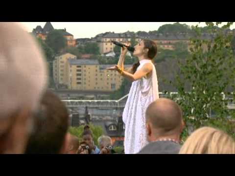 Laleh - Ängeln i rummet (Allsång på skansen 2012)