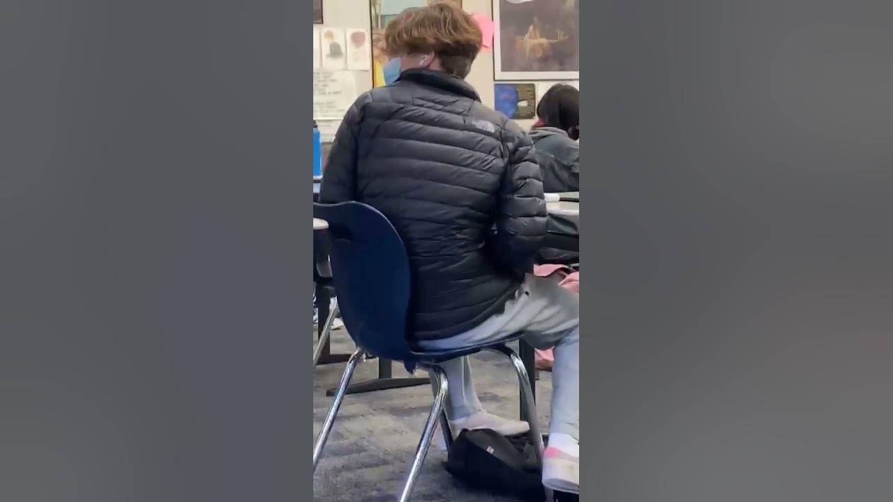 HE FARTED IN  THE MIDDLE OF THE CLASS
