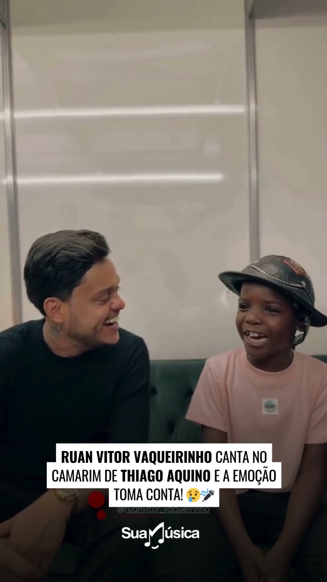 Vai dizer que essa voz não arrepia!? ??  #thiagoaquino #ruanvitorvaqueirinho #forró #bastidores