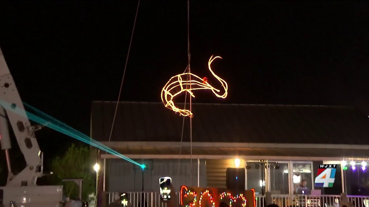 Fernandina Beach New Year’s Eve Shrimp Drop rings in 2022 YouTube
