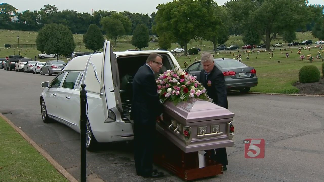 Funeral Service Held For Country Legend Lynn Anderson YouTube