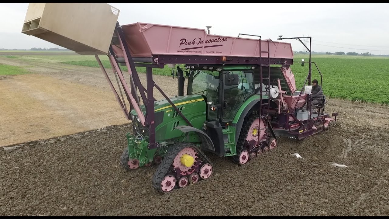 Planting Tulip Bulbs - Tulpenbollen Planten | John Deere 6150R + Pink