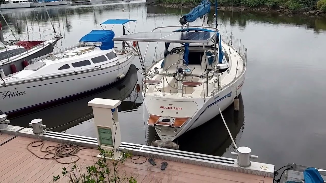 Targa e plataforma de popa para veleiro Fast 345.