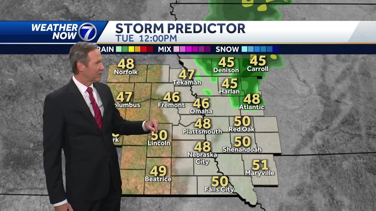 Rain into the morning Omaha area - YouTube