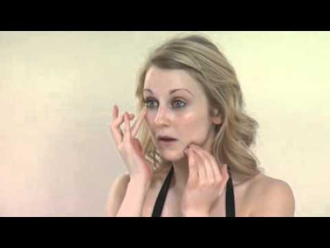 applying st tropez gradual tan