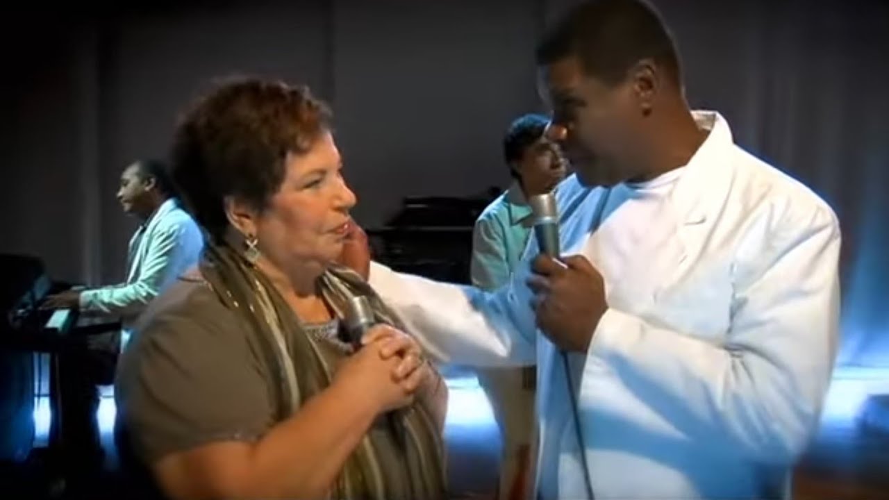 Emílio Santiago - Olhos negros (ft. Nana Caymmi)