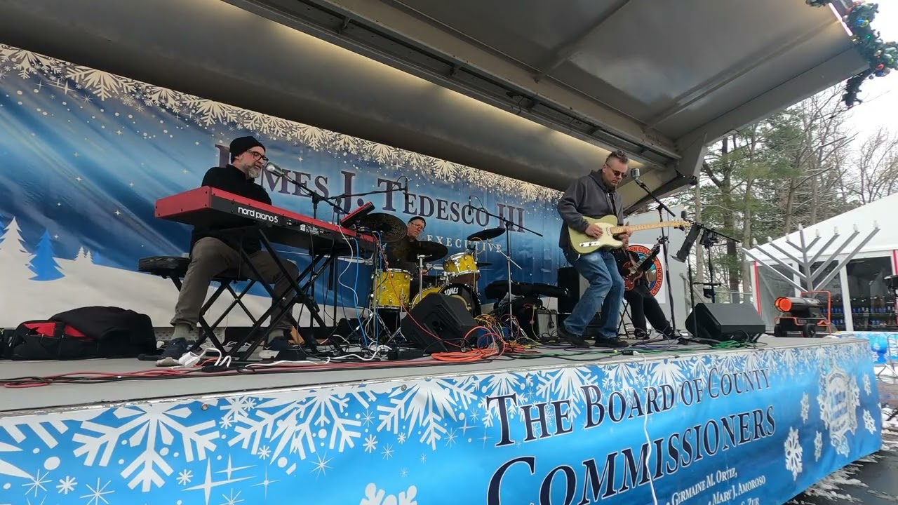 Boogie Woogie Country Girl - The Mad Slap Tones (Live) Retro Rock Revival Winter Wonderland 12-28-25