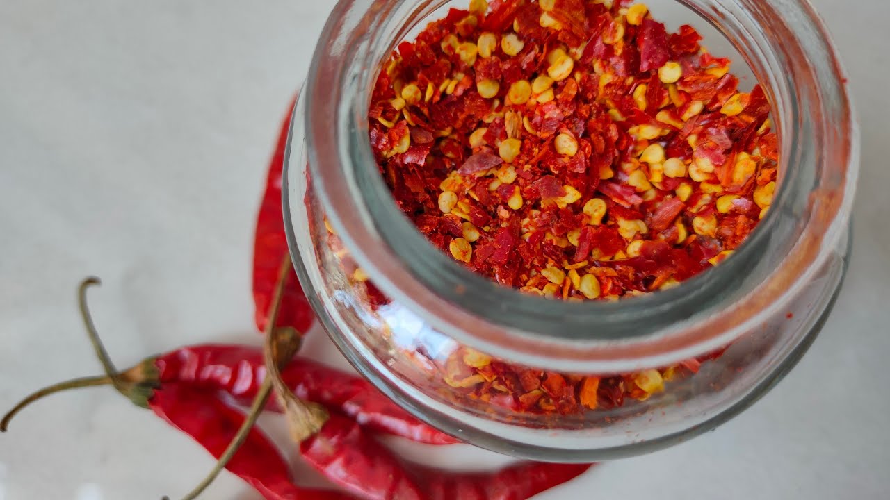How to make Red Chili Flakes at Home / Homemade Red Chilli Flakes / Chilli Flakes YouTube