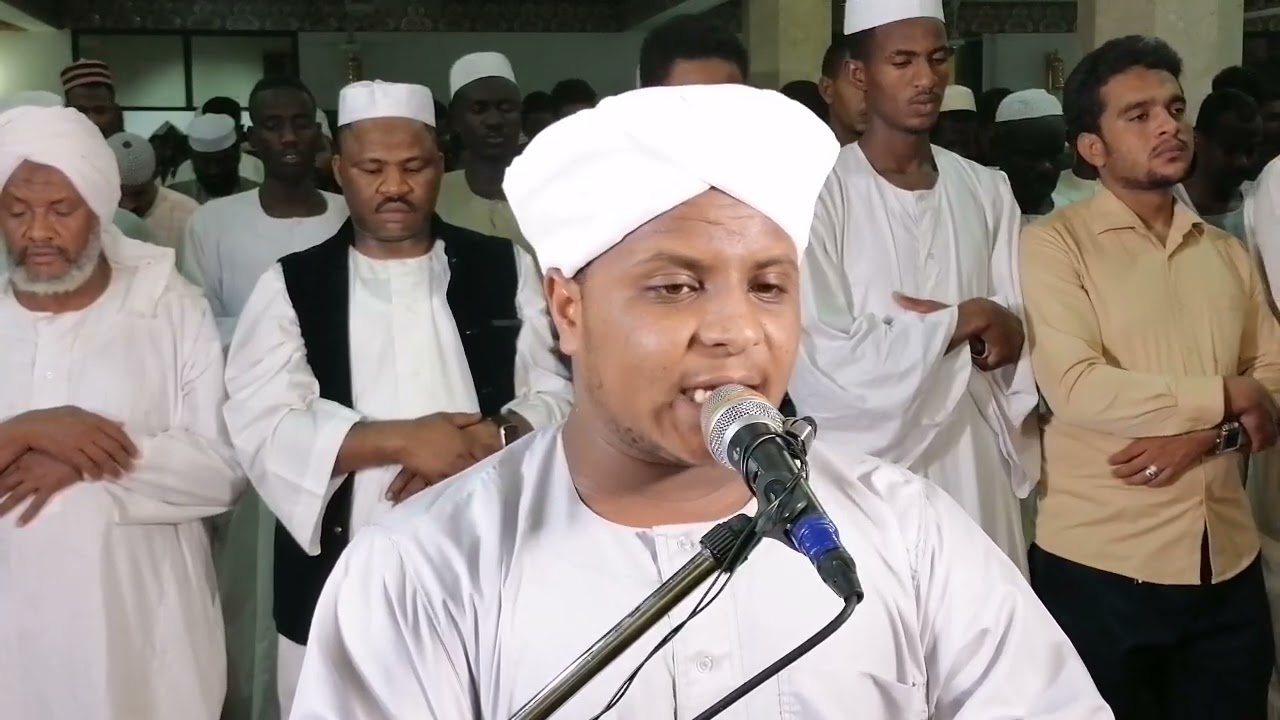 صلاة التهجد من مسجد سيدة سنهوري مع الشيخ المقرئ الزين محمد أحمد وآخرين 7 مايو 2021