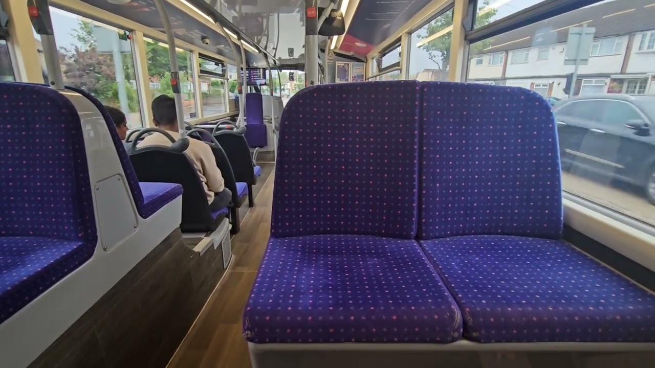 UnoBuses Alexander Dennis Enviro400MMC YX67 VFT (260) | Route 242